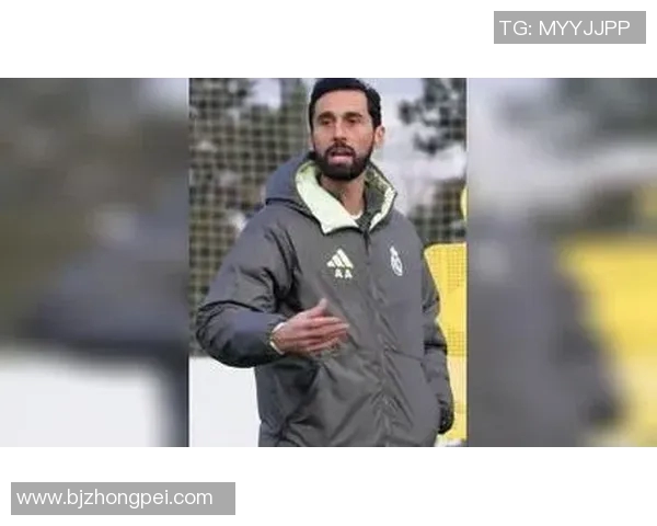 十八岁足球明星的成长之路与梦想追逐的精彩瞬间